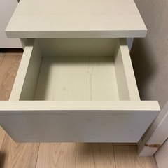 未使用 寝室　サイドテーブルの画像
