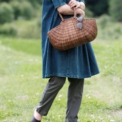 【お取引中】お譲りします❤️4万円ほど❤️あけび織編手提げかご❤️JR伊丹駅前の画像