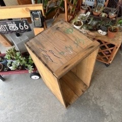 りんご箱 DIY 100均 カスタマイズ 本棚や整理箱 植物 ガーデニングのプランター等にいかがですか　Aの画像