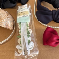 ヘアアクセ色々（左 大人用・右 ジュニア用）の画像