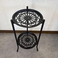 【組立済】1個 2段式 金属製プラントスタンド、ミニマリストヨーロピアンスタイルの室内/屋外用フラワーポットラック、屋外装飾の画像