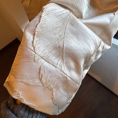 カーテンの画像