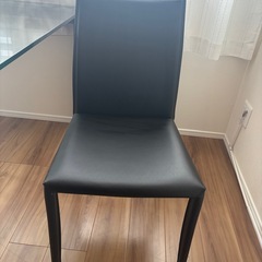 ガラスダイニングてーテーブルの画像