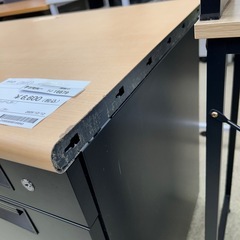 リユースのサカイ東金店 デスク (PLUS) 鍵付き ※右側面剥がれあり TJ16679の画像