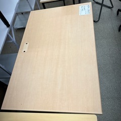 リユースのサカイ東金店 デスク (PLUS) 鍵付き ※右側面剥がれあり TJ16679の画像