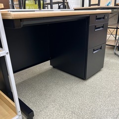 リユースのサカイ東金店 デスク (PLUS) 鍵付き ※右側面剥がれあり TJ16679の画像
