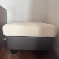 オットマン　ベージュの画像