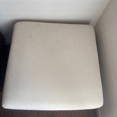 オットマン　ベージュの画像