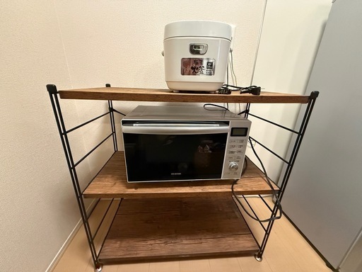 冷蔵庫、オーブンレンジ、炊飯器、棚