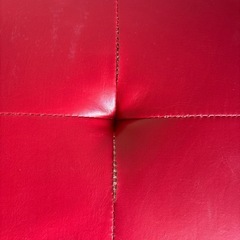 17日まで！赤いスツールの画像