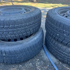 175/65R14 PCD100　4H スタッドレスタイヤの画像