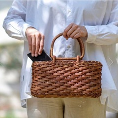 【お取引中】お譲りします❤️定価2万円ほど❤️希少❤️あけび  手提げバッグ❤️JR伊丹駅前の画像