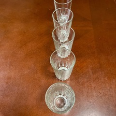 ガラスコップの画像