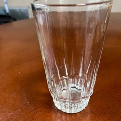 ガラスコップの画像