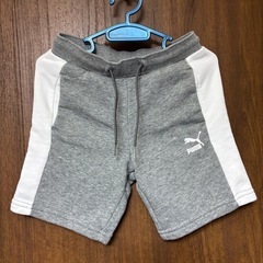 PUMA ミニオンコラボ　ジップアップトレーナー＋短パン　104cmの画像