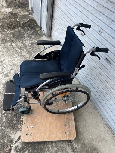 自走式折りたたみ車椅子　ケアテック　美品
