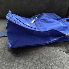 adidasナイロンバッグ・財布の画像