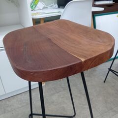 セール開催中！表示価格からさらに15～50％OFF！（サルベージ品を除く）カウンターチェア　１脚の価格です。の画像