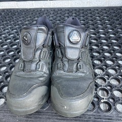 受け渡し予定者決定しました。アシックス安全靴25.5cm定価15,000円1ヶ月使用中古の画像