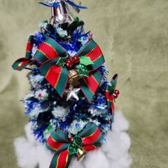 大王末の松かさで作ったクリスマスツリーの画像
