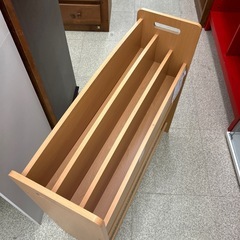 リユースのサカイ東金店 3段絵本ラック ※正面剥がれあり TJ16681の画像