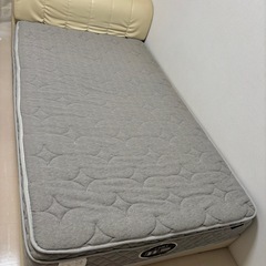 セミダブルベッドの画像