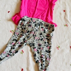 Mickey Mouse フリル付きTシャツとパンツセット 18Mの画像