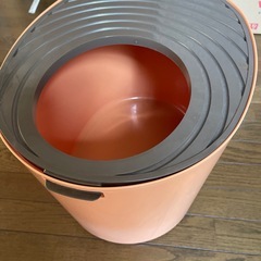 猫用トイレ未使用蓋つきの画像