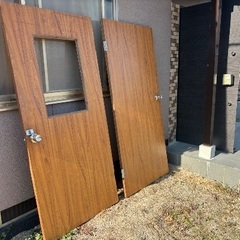 【無料 / 早い者勝ち】リフォームで不用になったドアの画像