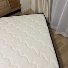 美品✨コイルマットレス　（セミダブル）の画像