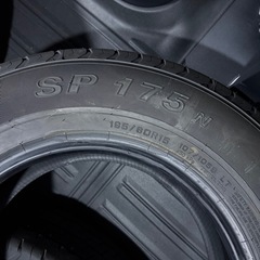 ハイエース 新車外しタイヤの画像