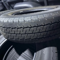 ハイエース 新車外しタイヤの画像