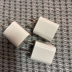 中古電源アダプタ3個の画像