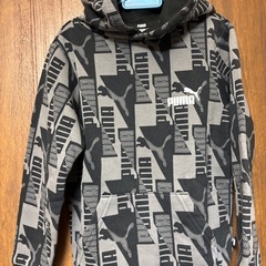 PUMA キッズトレーナーなど4枚　128〜130cmの画像