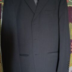 Ｐ.Ｓ.Ｆ.Ａ.のチャコールグレイのメンズスーツ／一度位は着た？の画像