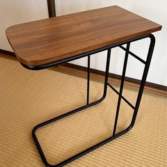 【美品】ニトリ サイドテーブルの画像