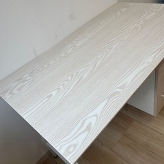【美品】傷や汚れに強いメラミン天板を使用した収納付きデスク♪の画像