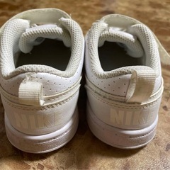 美品 NIKEスニーカー 白 15センチの画像
