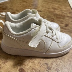 美品 NIKEスニーカー 白 15センチの画像