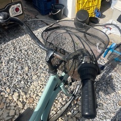 24インチギア付きママチャリ🚲　　自家塗装で見た目は悪いです😂がブレーキやギアチェンジ等に不具合なく乗れれば良い方向けかな？😅の画像