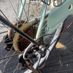 24インチギア付きママチャリ🚲　　自家塗装で見た目は悪いです😂がブレーキやギアチェンジ等に不具合なく乗れれば良い方向けかな？😅の画像