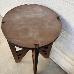 木製プランタースタンドの画像