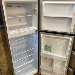 ⭐️スタイリッシュ⭐️2020年製 Hisense 227L 2ドア冷蔵庫 HR-B2302　シルバー ハイセンス  No.7977　 UTの画像