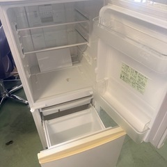 東W409 シャープ ノンフロン冷凍冷蔵庫 SJ-714-W 冷蔵庫  137L 2ドアの画像