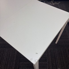 オフィス テーブルの画像