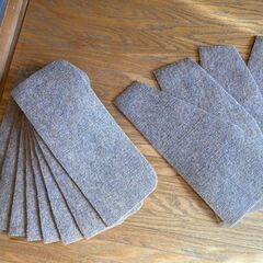 【手渡し限定】階段用カーペット　滑り止め　１２枚セットの画像