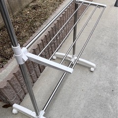 ステンレス I型物干し  キャスター付きの画像