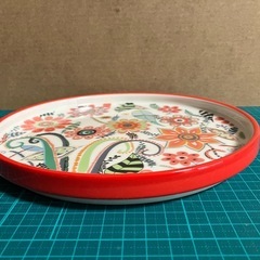 北欧柄の厚めのプレート(中皿)絵皿(直径約20.２㎝)の画像