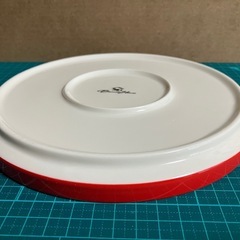 北欧柄の厚めのプレート(中皿)絵皿(直径約20.２㎝)の画像