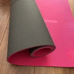 MANDUKA BEGIN ヨガマット5mm／ダークピンクサンダー×PK_CO
の画像
